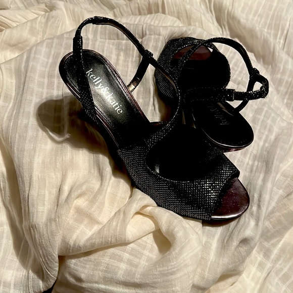 ✨Kelly & Katie Sparkling Princess Heels✨ - Picture 8 of 10